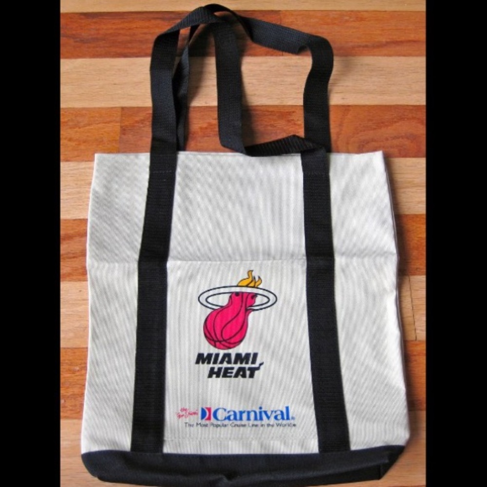 NBA MIAMI HEAT BASKETBALL CARNIVAL CRUISE LINE SHIP WATER RESISTANT TOTE BAG NEW